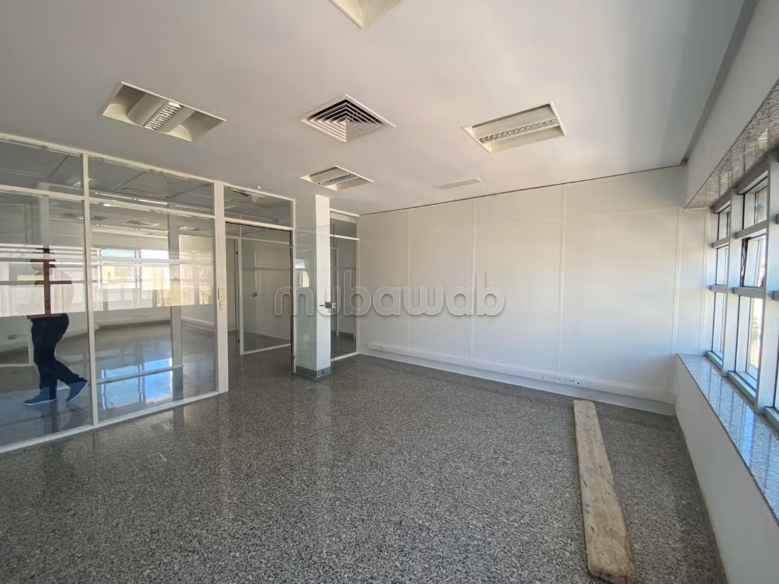 A louer Bureau 330m² aux Berges du Lac1