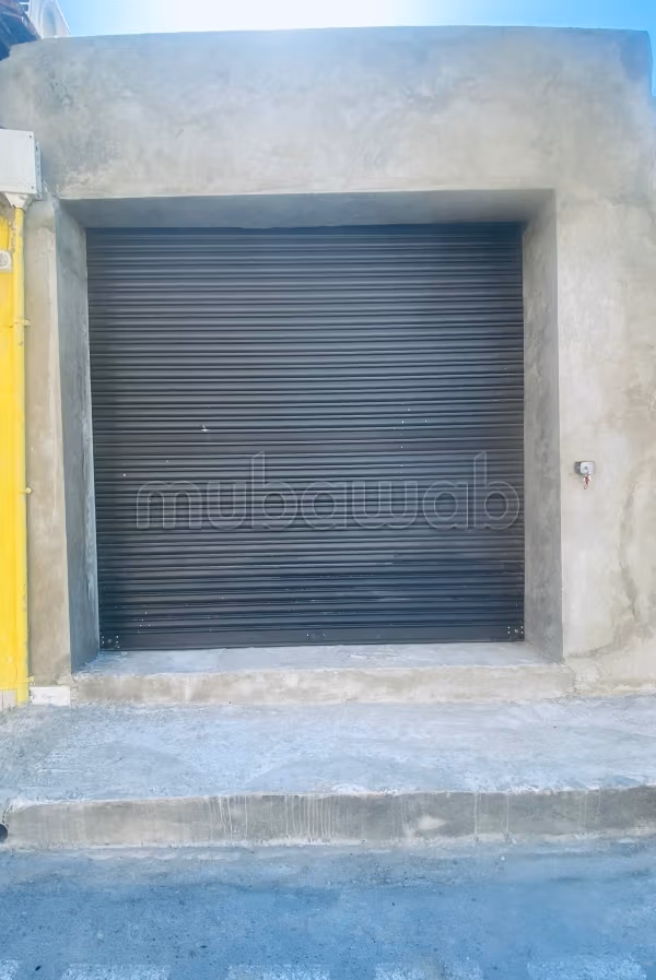 In affitto deposito di stoccaggio/ufficio/attività amministrativa