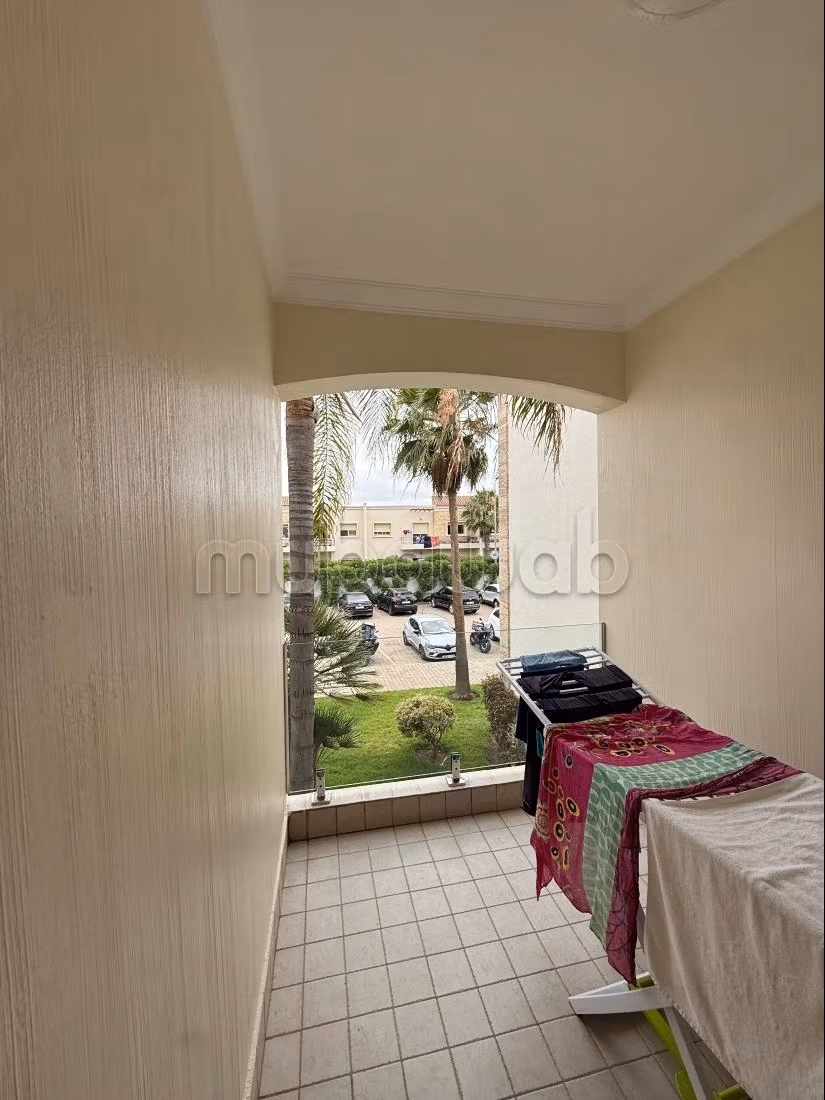 Vendere appartamento. Area 61 m². Nuovi mobili