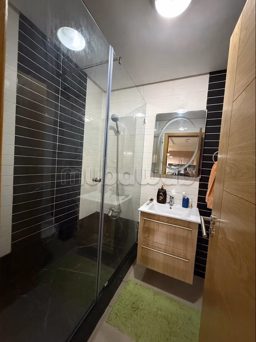Vendere appartamento. Area 61 m². Nuovi mobili