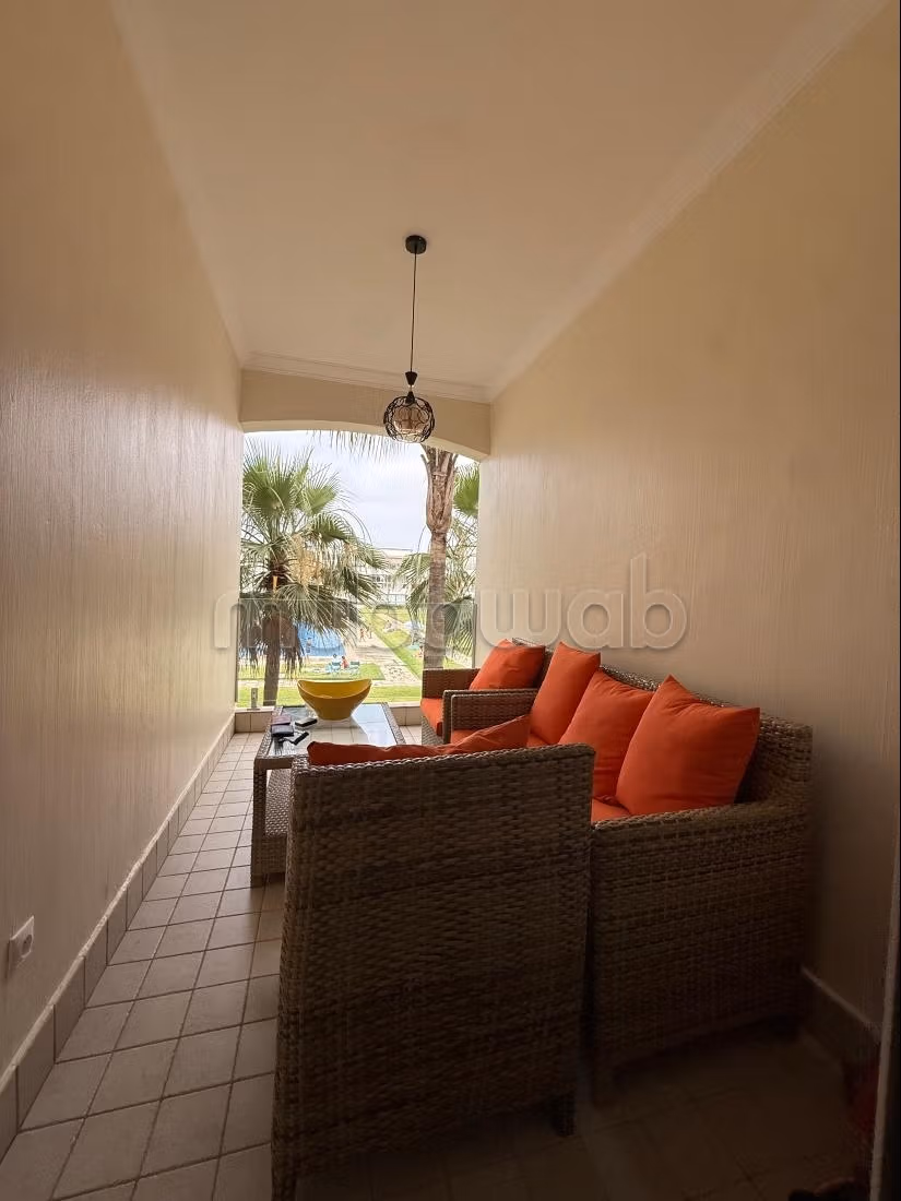 Vendere appartamento. Area 61 m². Nuovi mobili