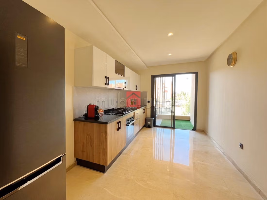 Luxe et Chic Apprt avec Balcon, Piscine et Wifi à Gueliz