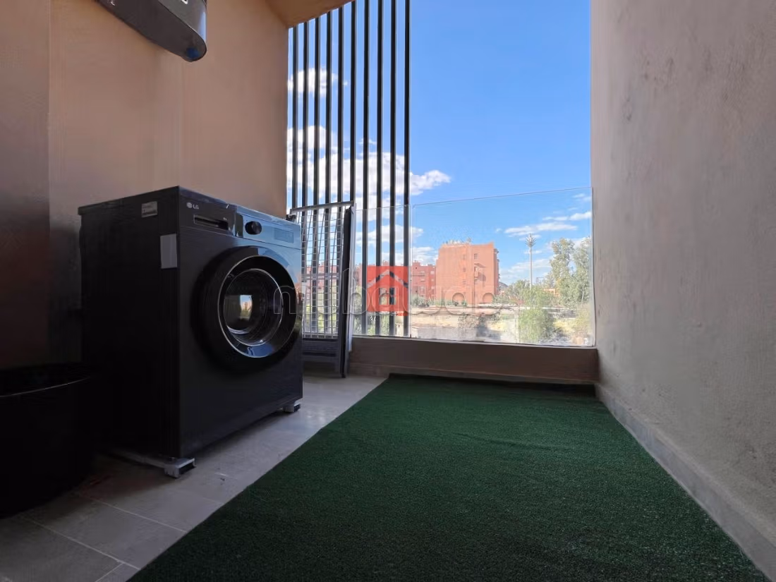 Luxe et Chic Apprt avec Balcon, Piscine et Wifi à Gueliz