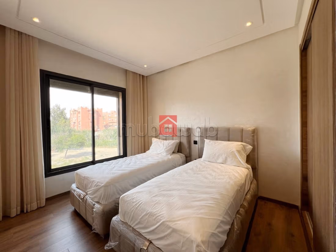 Luxe et Chic Apprt avec Balcon, Piscine et Wifi à Gueliz