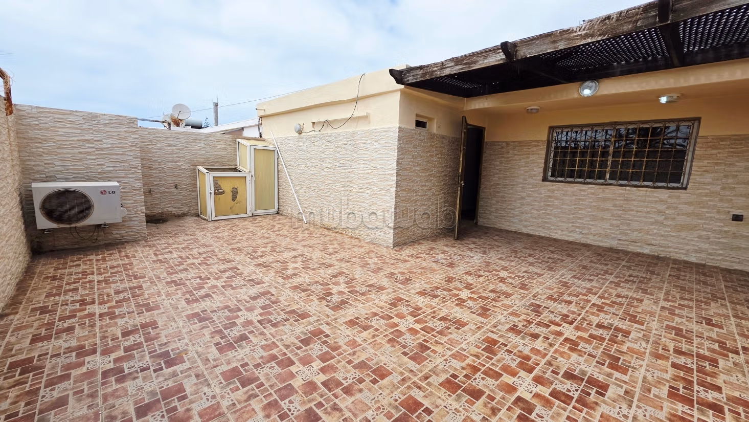 Villa ad uso professionale in affitto