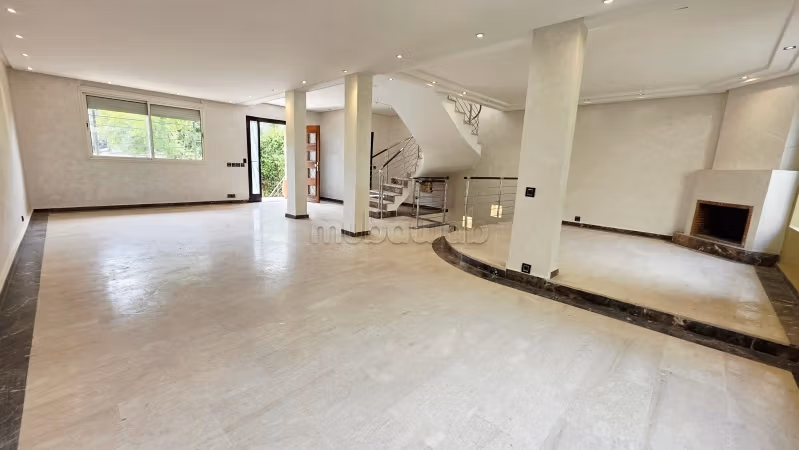 Villa ad uso professionale in affitto