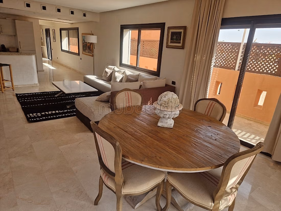 Atypique appartement avec 75m² de terrasse — 3
