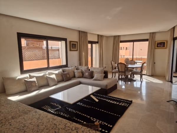Atypisch appartement met 75m² terras