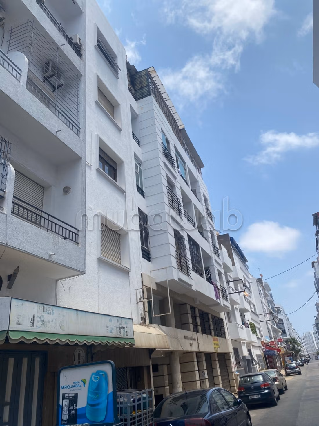Bel appartement à vendre à Maârif. 3 pièces confortables. Ascenseur et terrasse