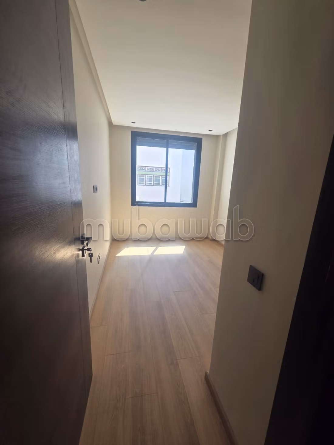 New studio for rent empty