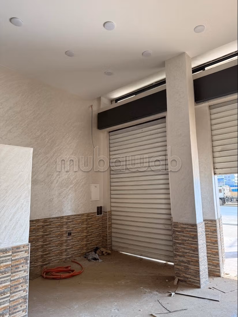 For rent, a commercial space very well located in Kenitra