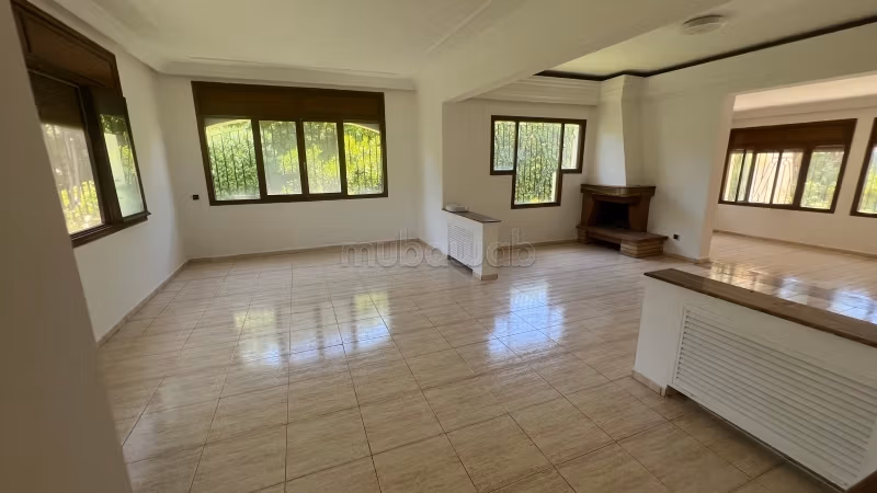 فيلا للإيجار في حي الرياض – 35000 درهم/ شهر