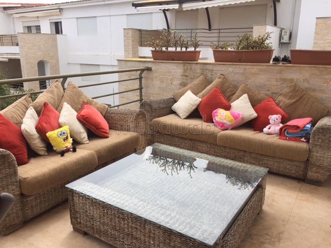 Prachtig gemeubileerd appartement aan het strand te koop
