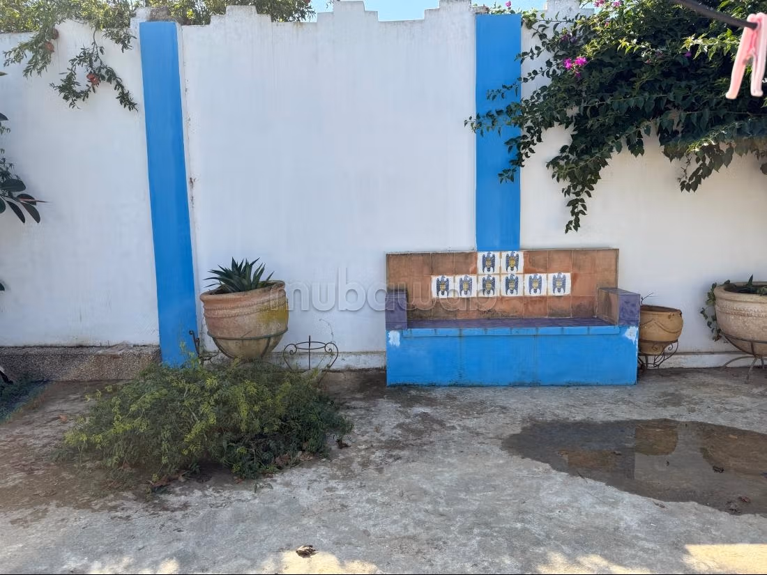 High standing villa for sale in Asilah. Total area 150 m². Functional fireplace