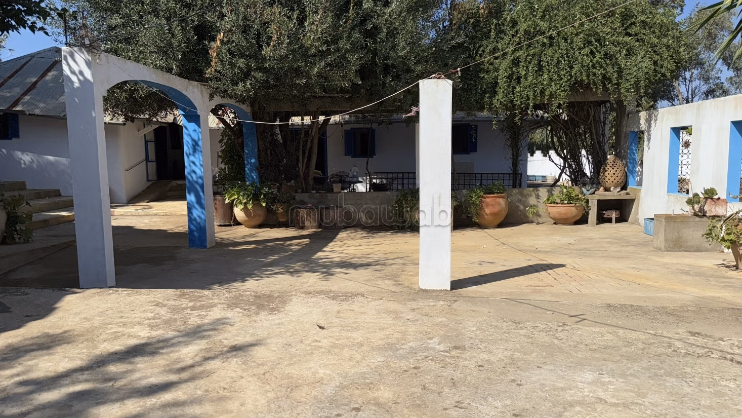 High standing villa for sale in Asilah. Total area 150 m². Functional fireplace