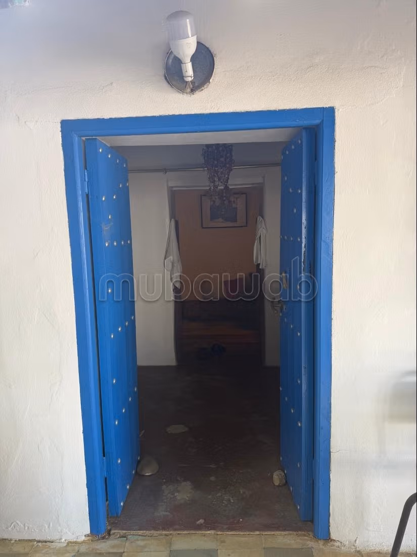 High standing villa for sale in Asilah. Total area 150 m². Functional fireplace