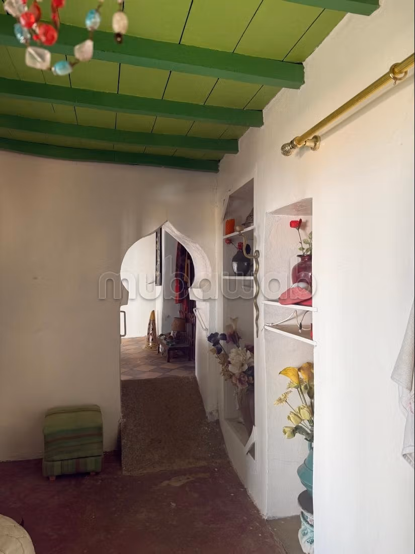High standing villa for sale in Asilah. Total area 150 m². Functional fireplace