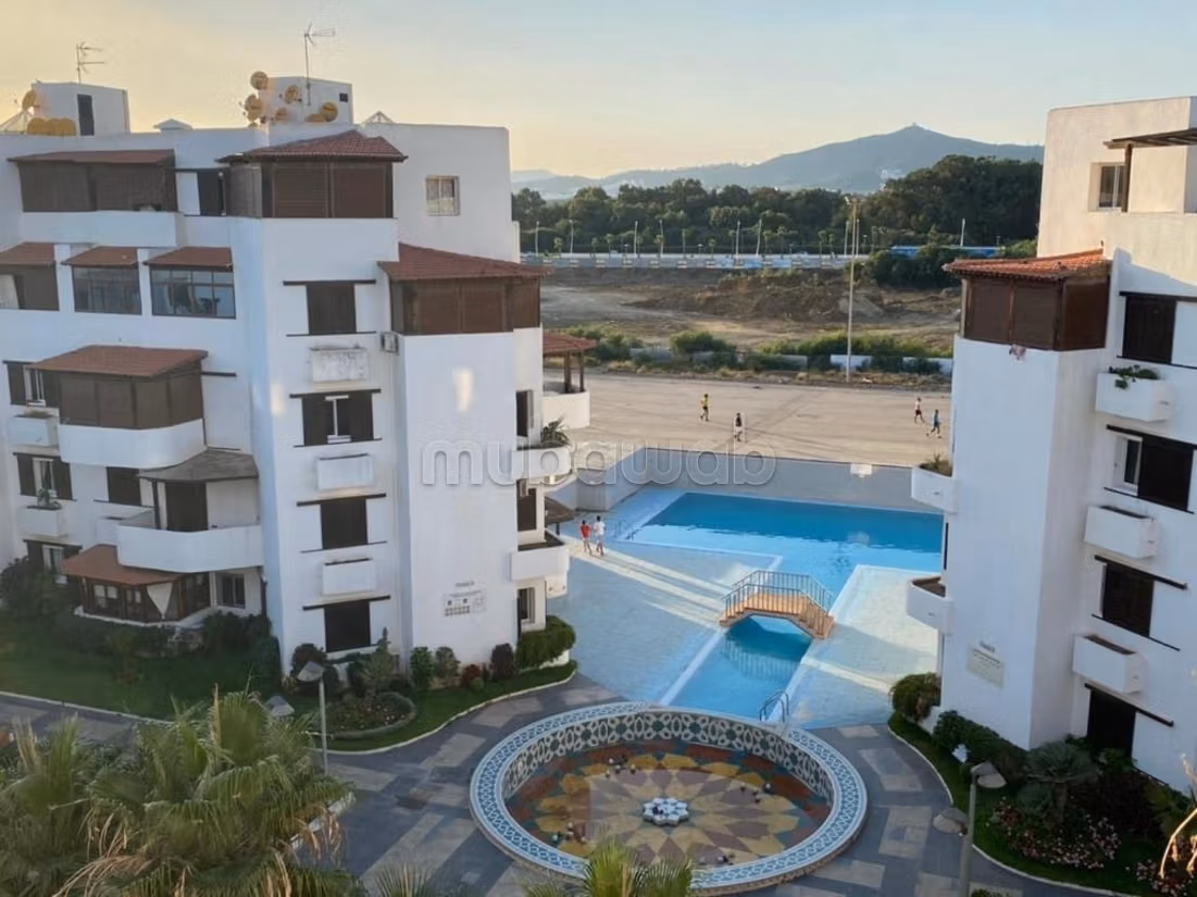 Appartamento con terrazza e piscina a Martil