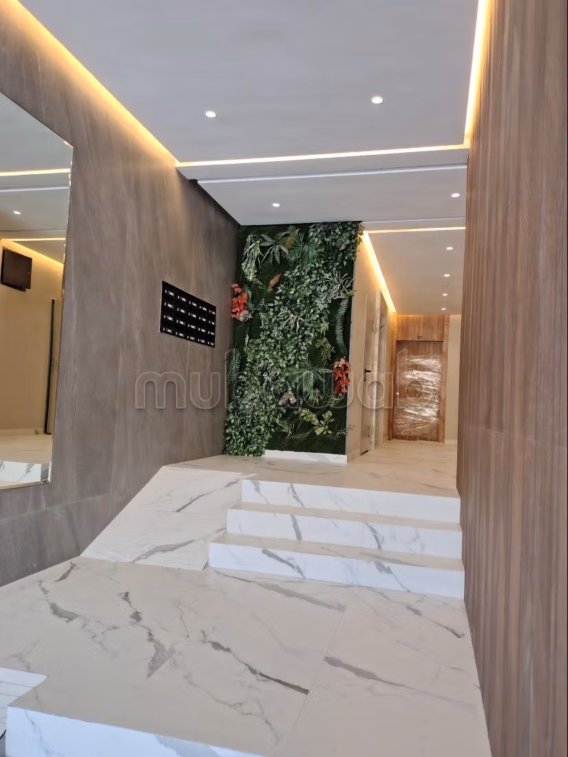 Bel appartement à vendre à Riad Salam. Superficie totale de...