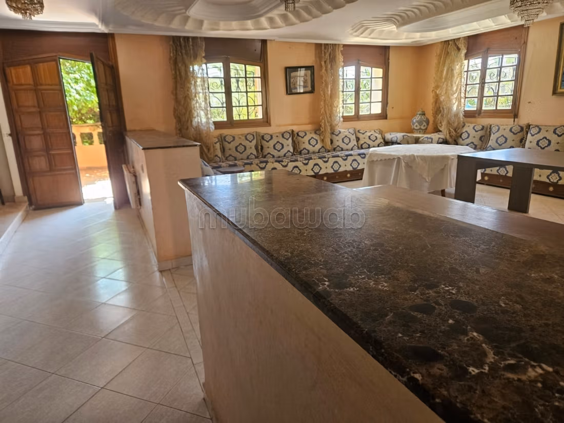 Vende villa 3 facciate vista mare