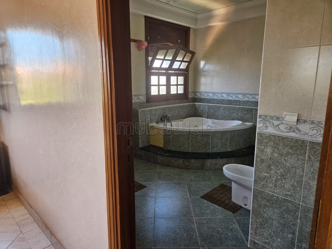 Vende villa 3 facciate vista mare