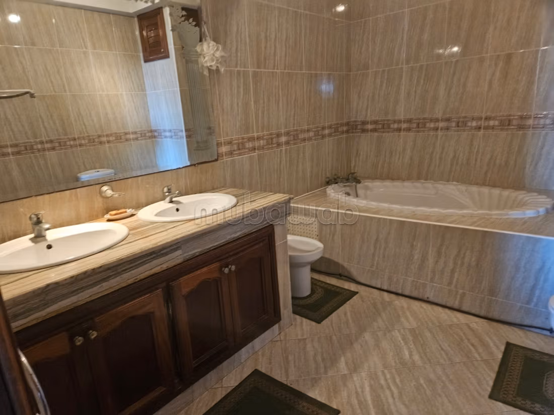 Vende villa 3 facciate vista mare