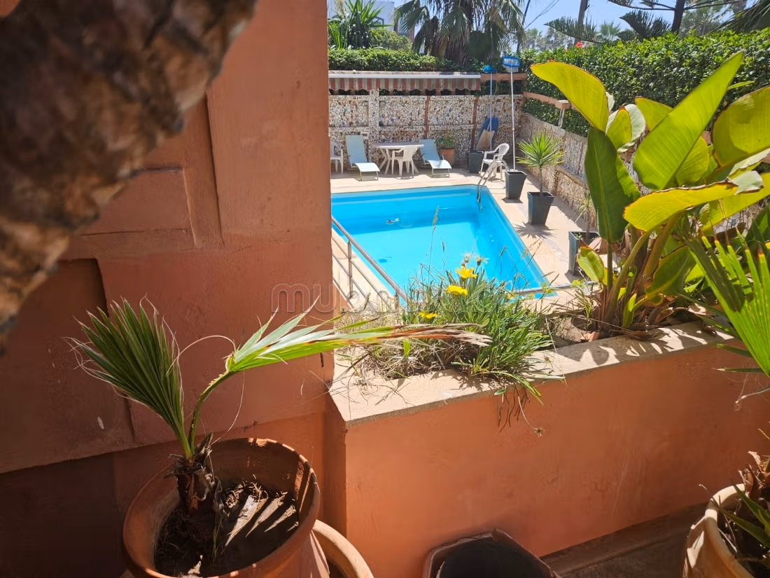 Vende villa 3 facciate vista mare