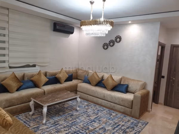 Bel appartement à louer à Bouakkaz. Près de l'aéroport 2 belles chambres. Meublé