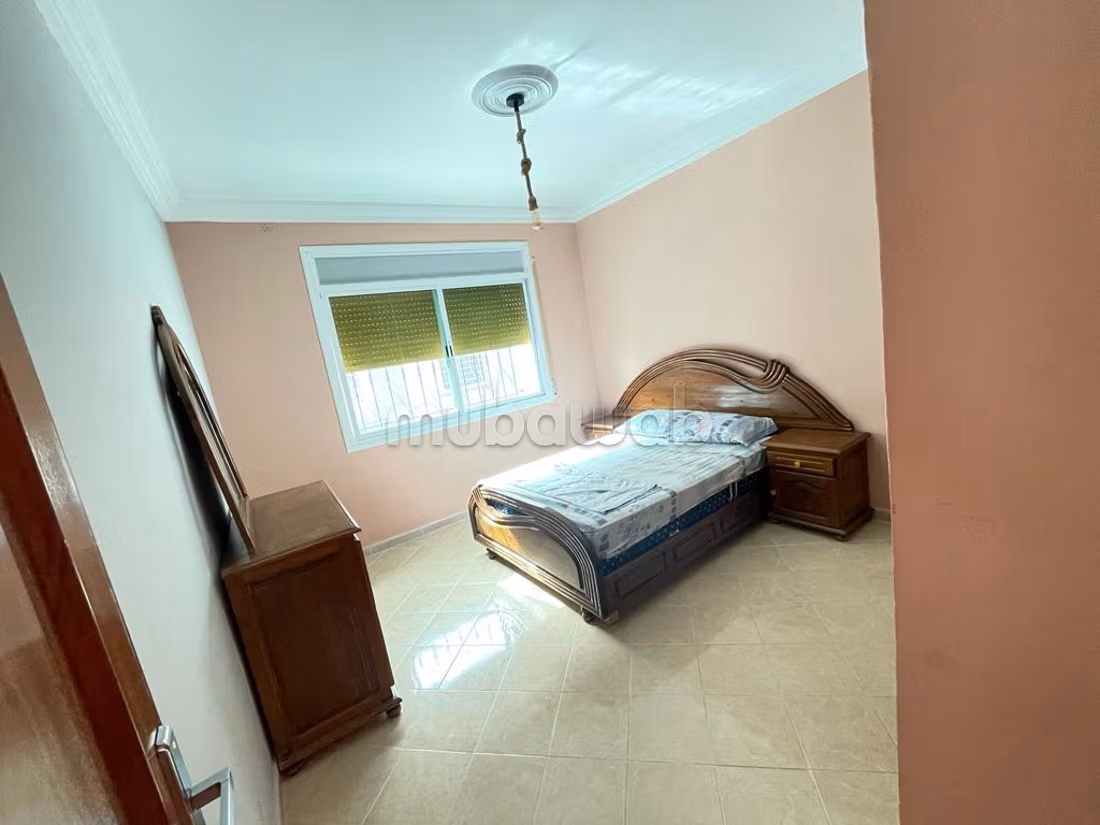 Appartement te huur in Saïdia. 3 mooie slaapkamers. Uitzicht op de bergen, pantserdeur
