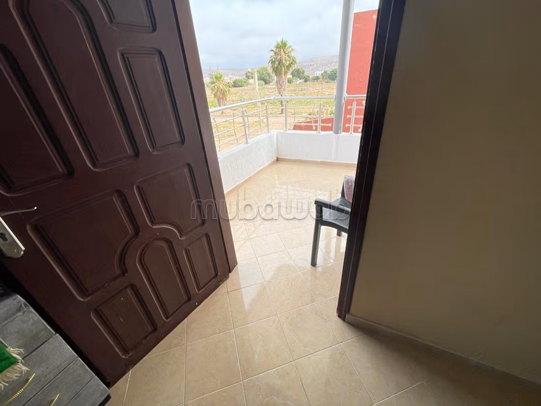 Appartement te huur in Saïdia. 3 mooie slaapkamers. Uitzicht op de bergen, pantserdeur