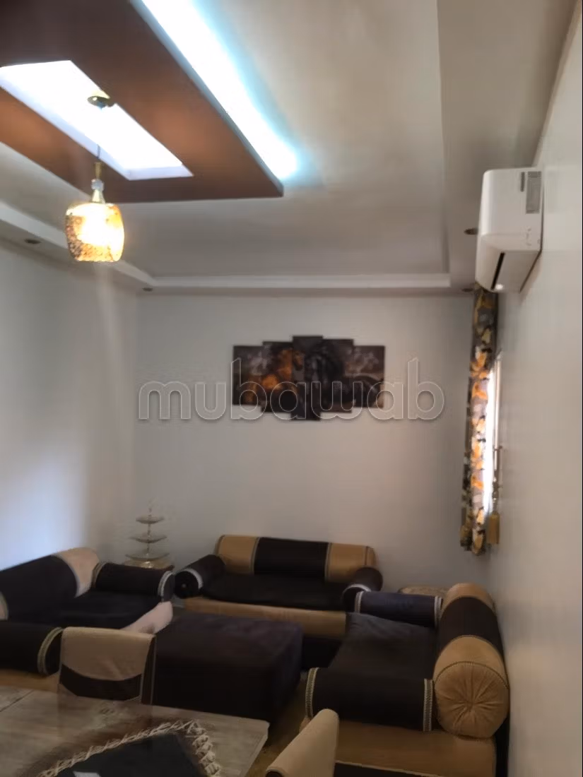 Appartement de vacances à louer à Hay Annahda. 2 grandes pièces. Système de parabole et résidence sécurisée