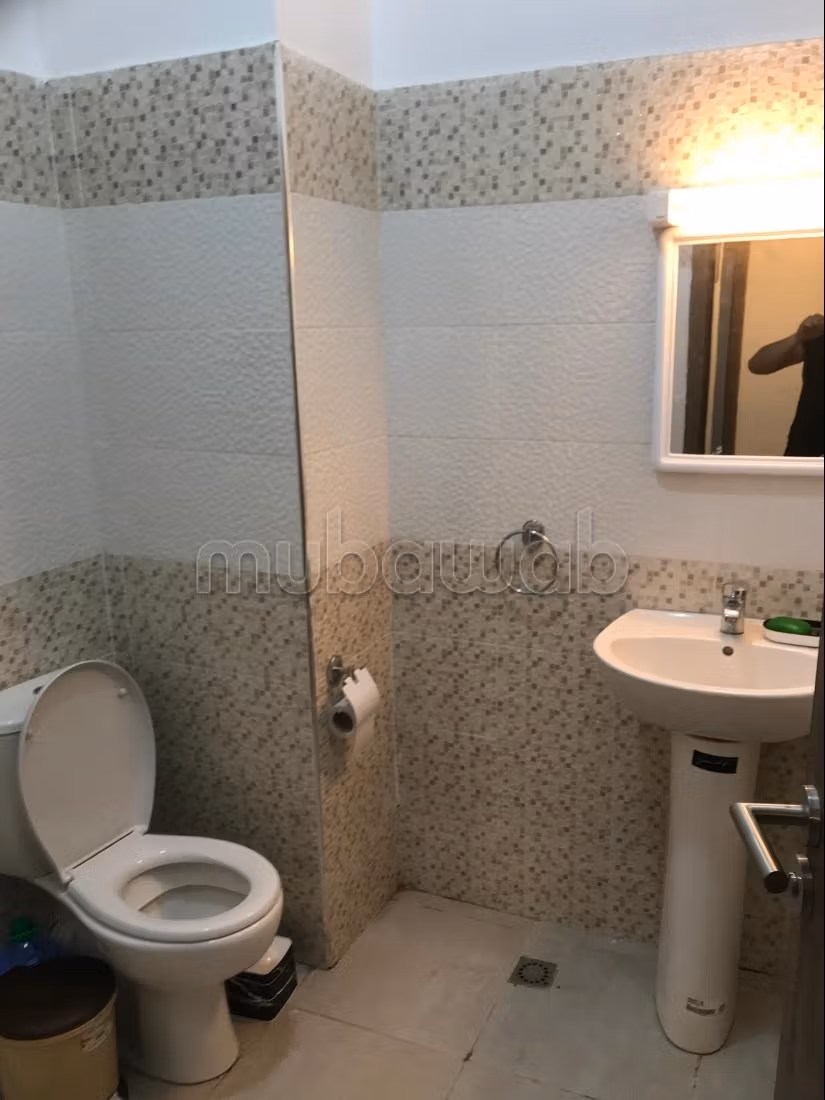 Appartement de vacances à louer à Hay Annahda. 2 grandes pièces. Système de parabole et résidence sécurisée