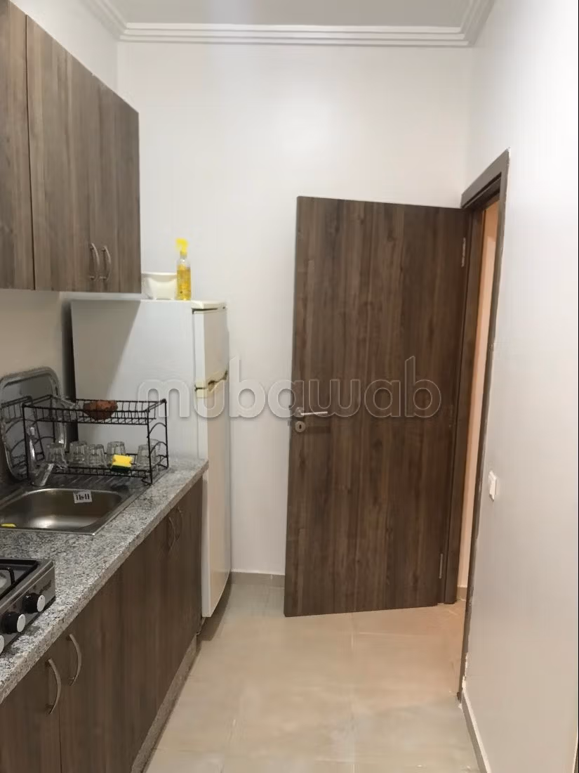 Appartement de vacances à louer à Hay Annahda. 2 grandes pièces. Système de parabole et résidence sécurisée
