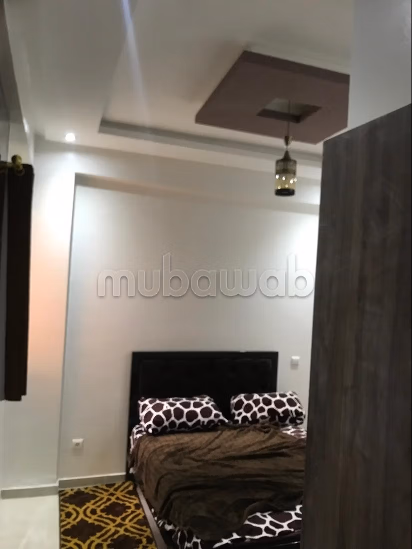 Appartement de vacances à louer à Hay Annahda. 2 grandes pièces. Système de parabole et résidence sécurisée