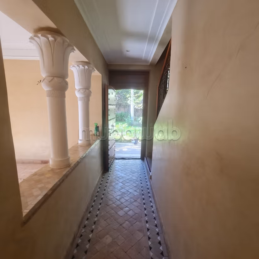 Villa for sale in Targa Residence with communal pool Marrakech