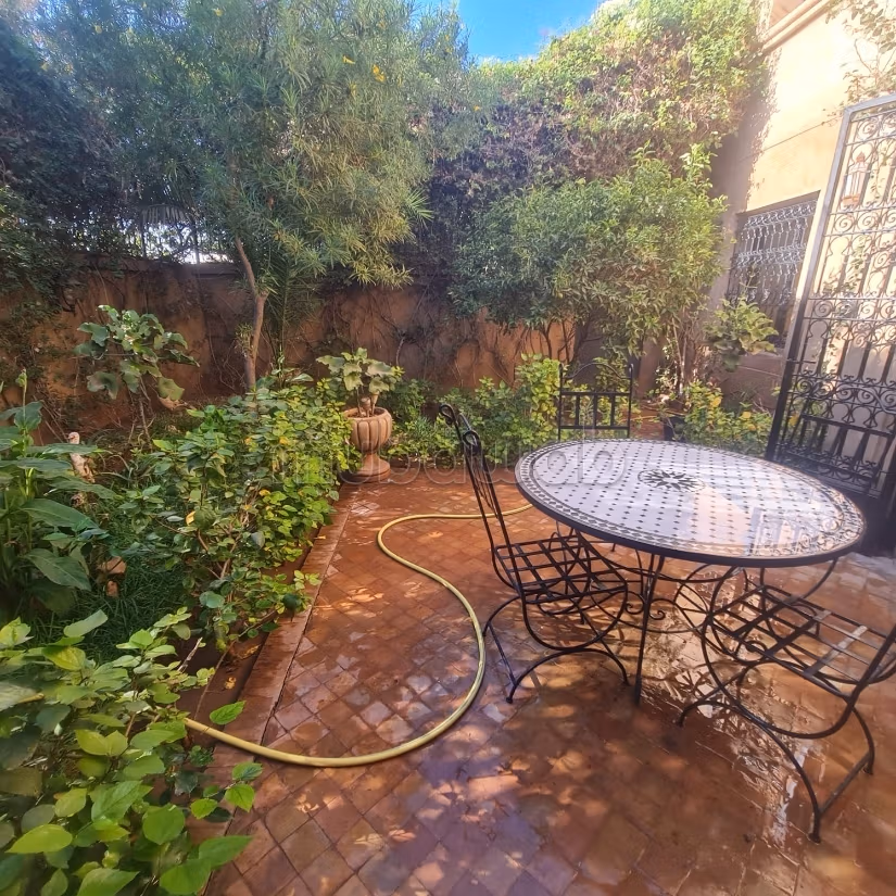 Villa for sale in Targa Residence with communal pool Marrakech