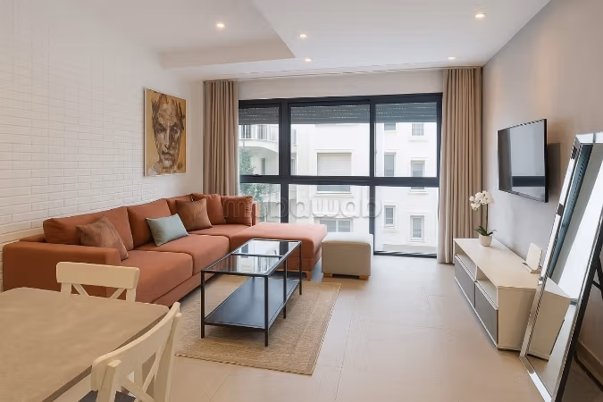 Clean and modern studio next to Zara and Twin for rent