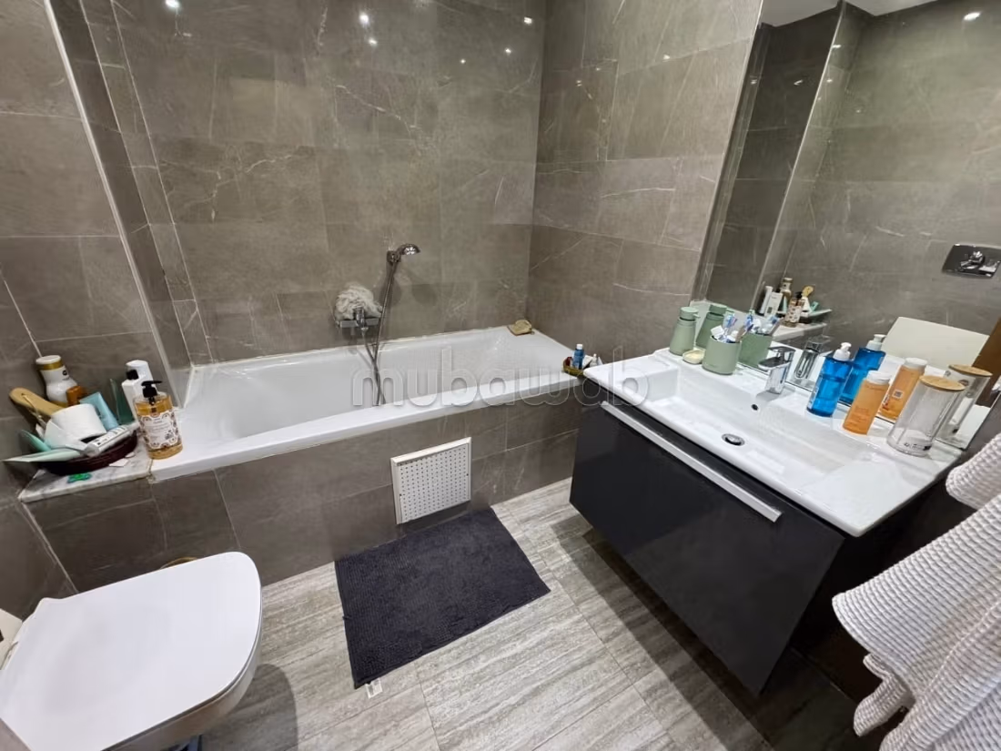 A vendre superbe duplex avec piscine à Gammarth