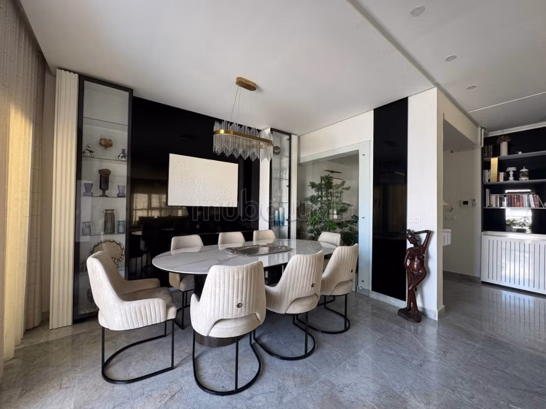 A vendre superbe duplex avec piscine à Gammarth