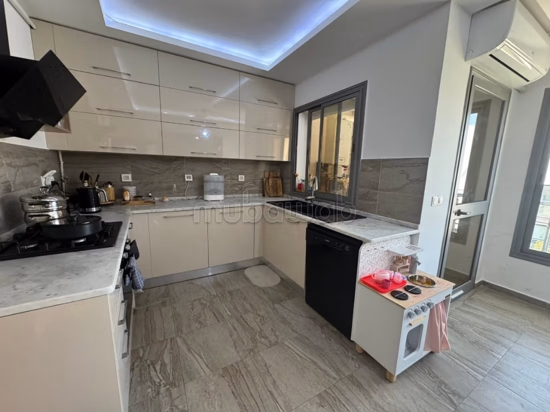 A vendre superbe duplex avec piscine à Gammarth