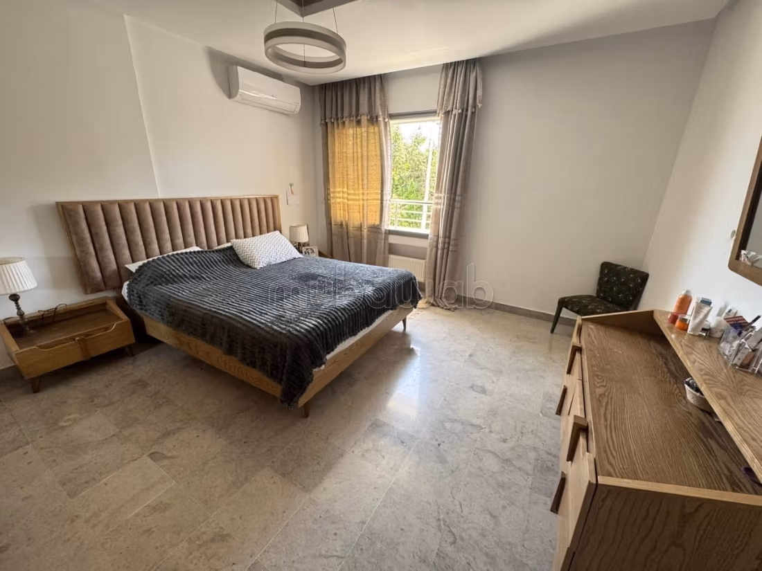 A vendre superbe duplex avec piscine à Gammarth