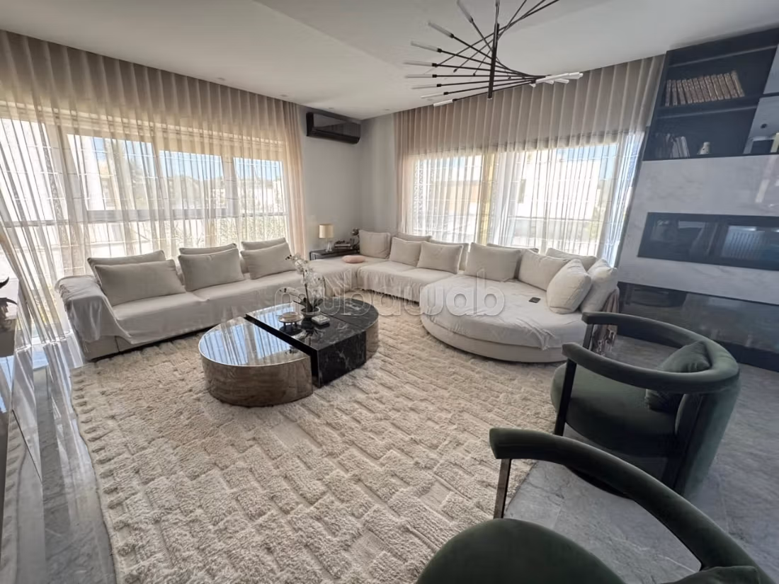 A vendre superbe duplex avec piscine à Gammarth