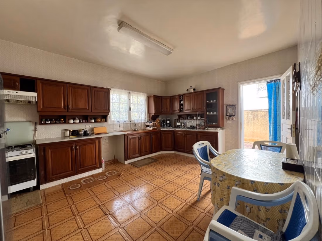 In vendita villa di 300m² su un terreno di 411m² a Oued Elil