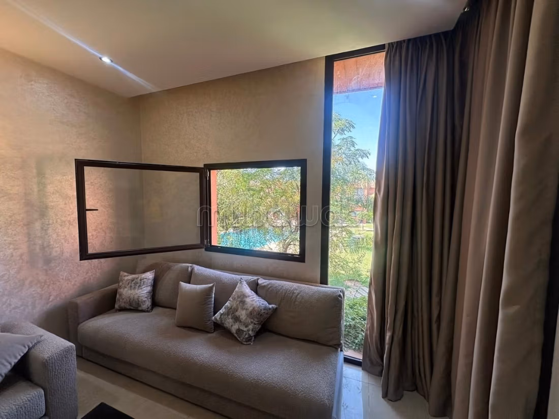 Superbe appartement à louer à Agdal.
2 chambres agréables.
Piscine et air conditionné — 4