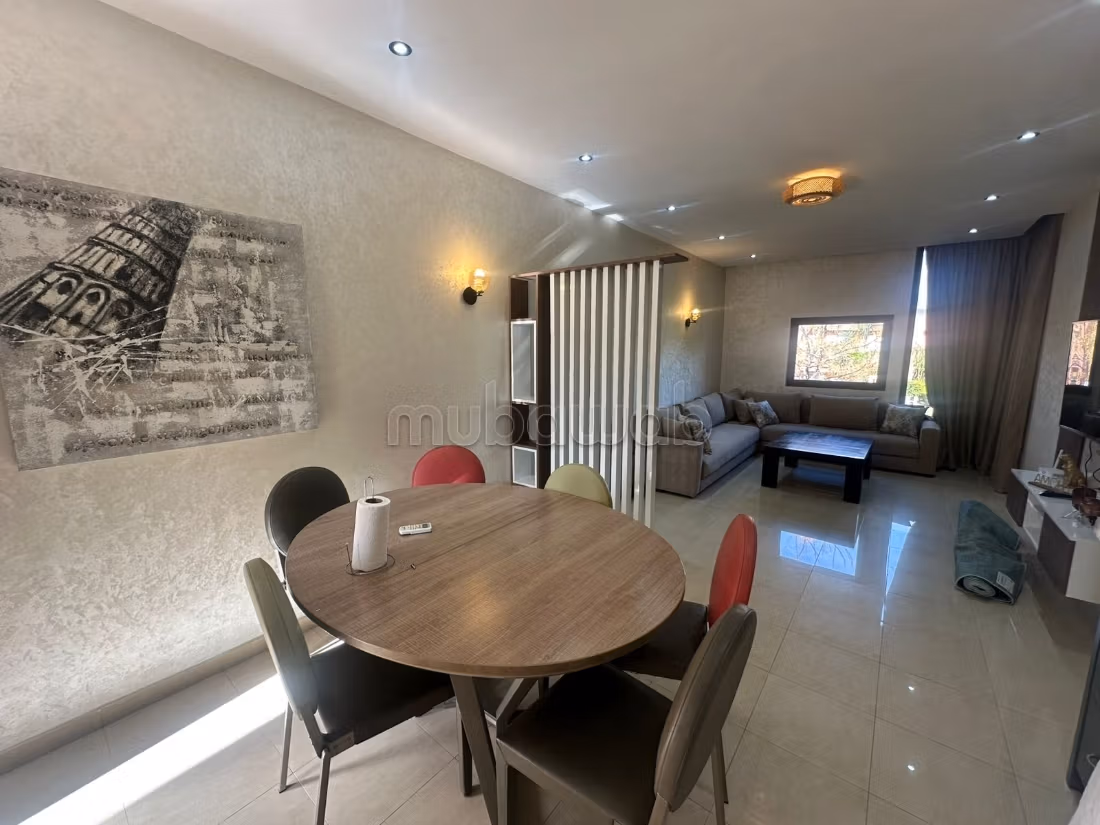 Superbe appartement à louer à Agdal.
2 chambres agréables.
Piscine et air conditionné — 5