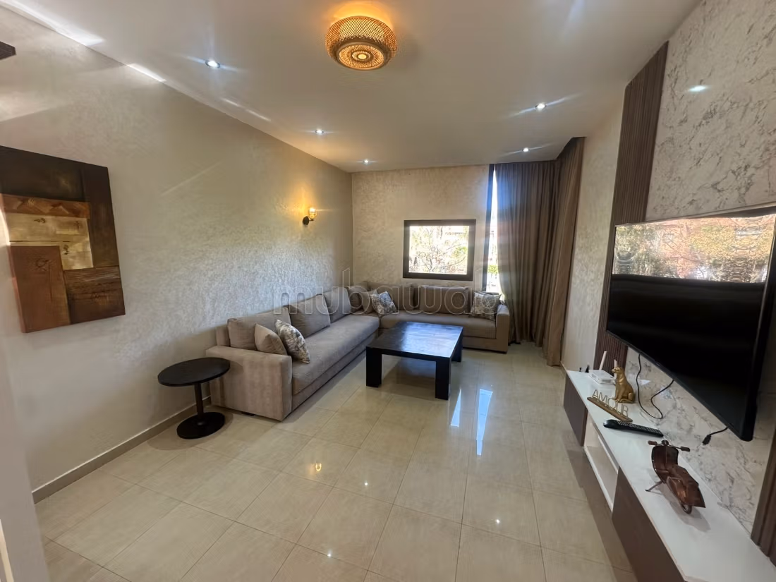 Superbe appartement à louer à Agdal.
2 chambres agréables.
Piscine et air conditionné — 6