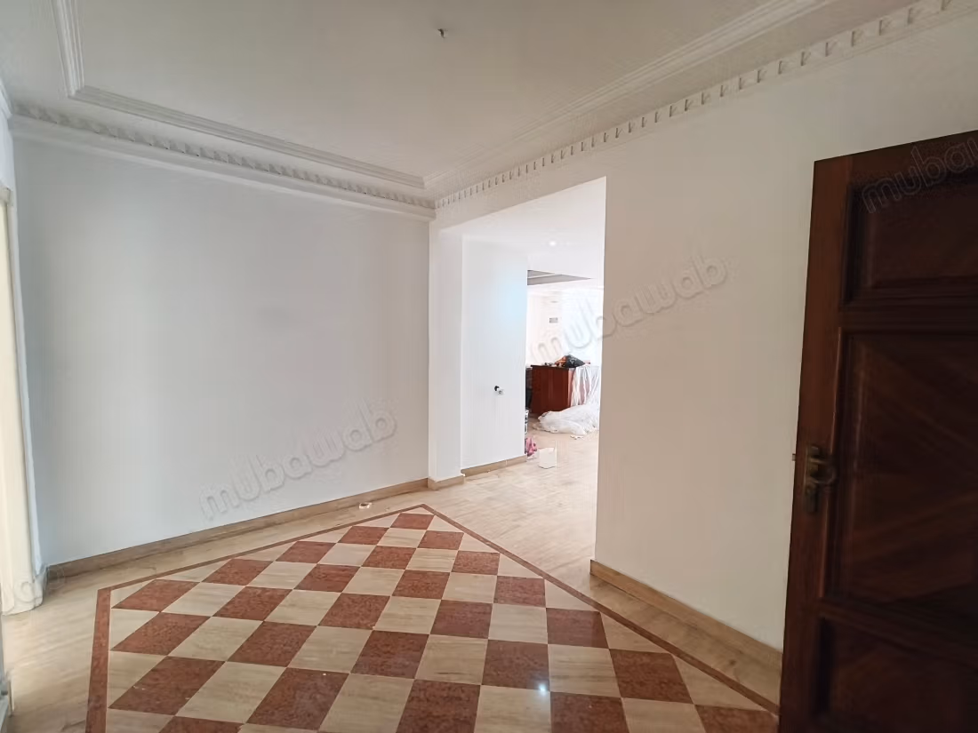 Beautiful bright apartment in Gauthier for rent
