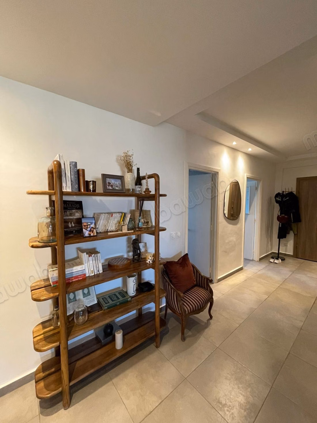 Bel appart meublé et moderne plein Racine à louer