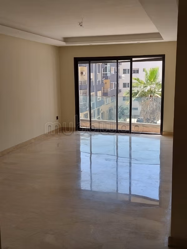 Clean and central apartment for rent. Bachkou