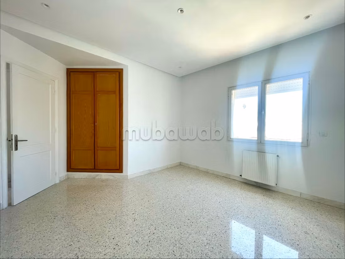 Apparently renovated S4, Wahat city
